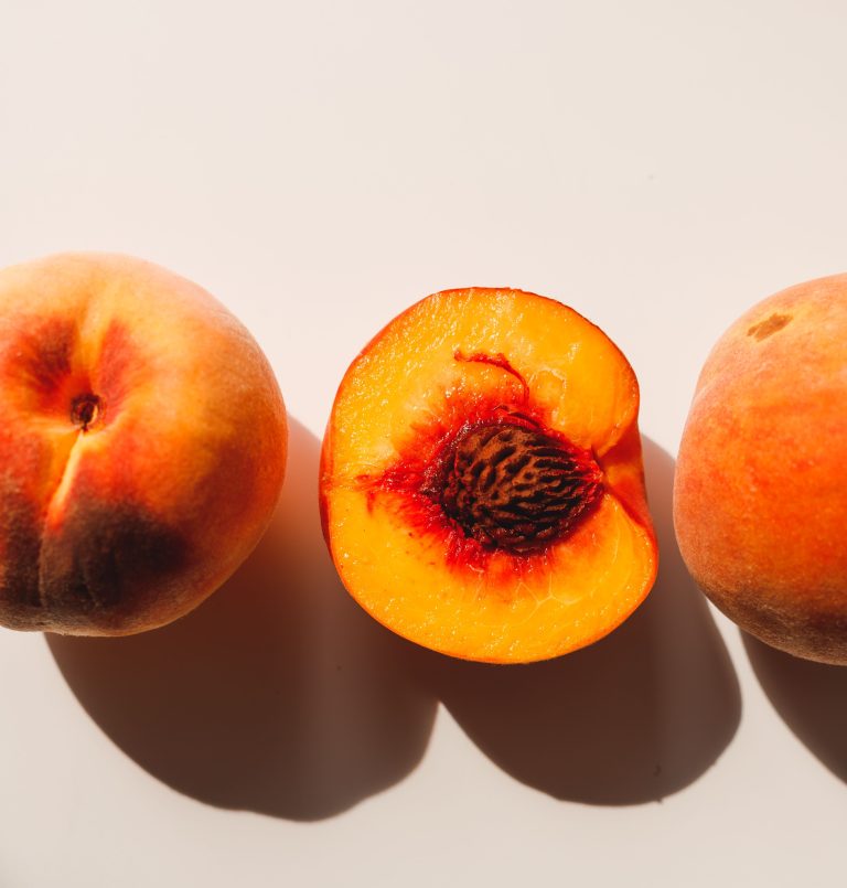 The Right Way to Cut a Peach Without Making a Mess